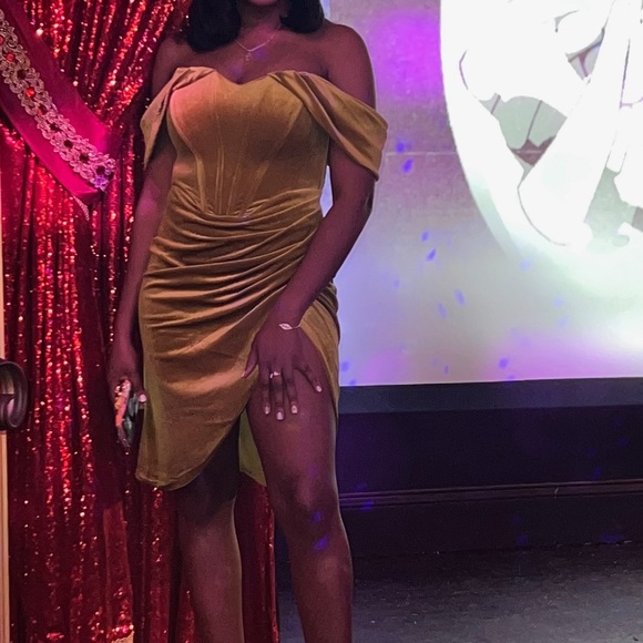 Velvet Macha Green Dress - Picture 1 of 4